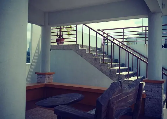 Apartment At La Guardia