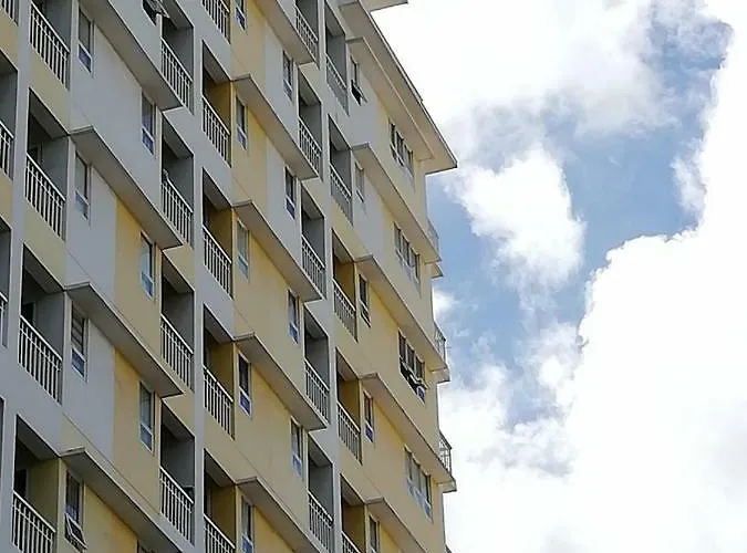 Apartment At La Guardia *